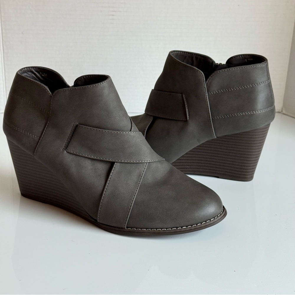 Maurice Women's Gray Wedge Ankle Booties Cross Strap Ankle Boots Size 12